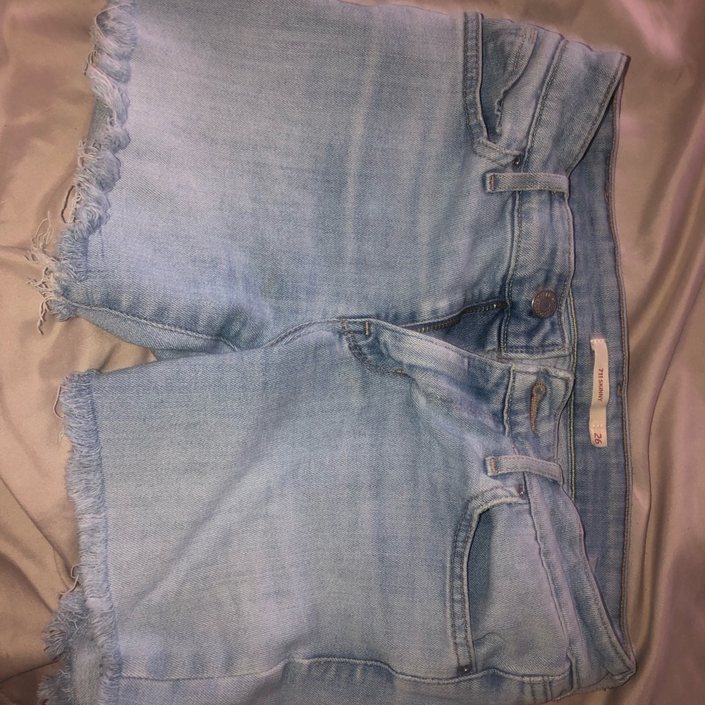 Levi Skinny Shorts